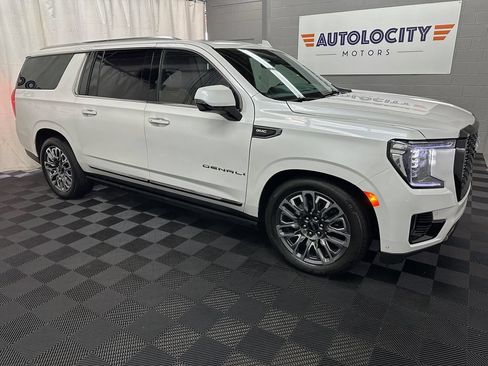 Used 2024 GMC Yukon XL Denali Ultimate AWD/4WD image 2