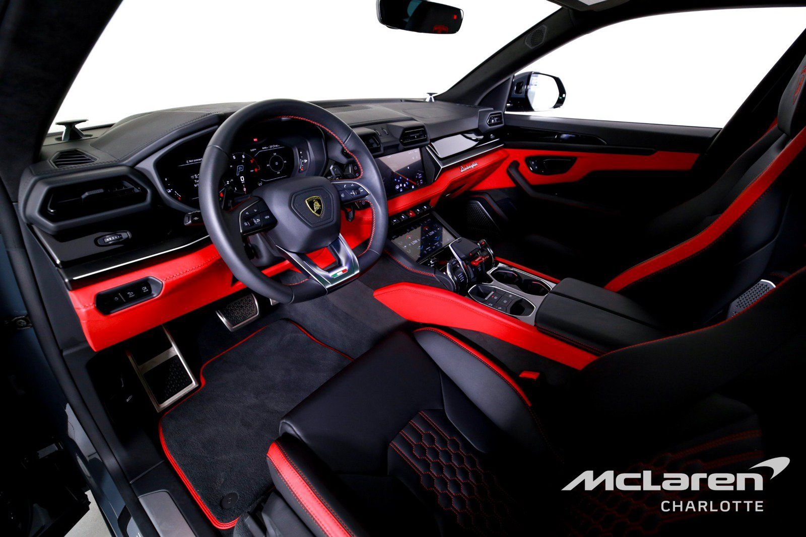Used 2025 Lamborghini Urus S AWD/4WD image 12