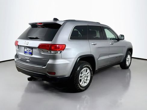 Used 2019 Jeep Grand Cherokee Laredo AWD/4WD image 8