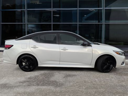 Used 2023 Nissan Sentra SR w/ Midnight Edition Package image 3