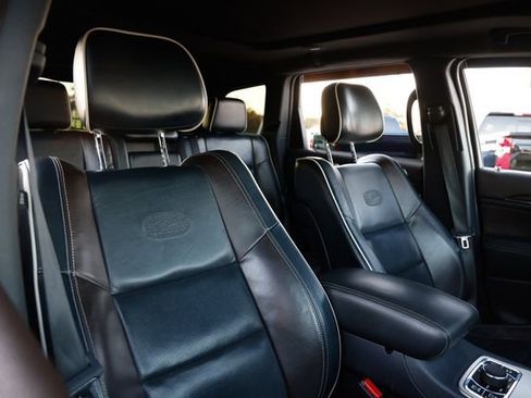 Used 2017 Jeep Grand Cherokee Overland w/ Jeep Active Safety Group image 19