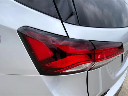 Used 2022 Chevrolet Equinox RS w/ Infotainment Package FWD image 26