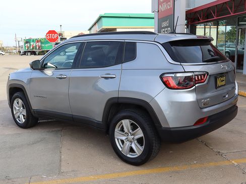 Used 2022 Jeep Compass Latitude w/ Sun and Sound Group image 6