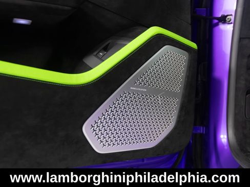 Used 2024 Lamborghini Urus Performante AWD/4WD image 11