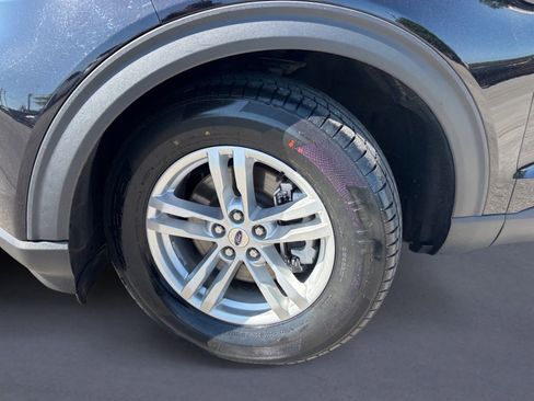 Used 2023 Ford Explorer XLT image 13