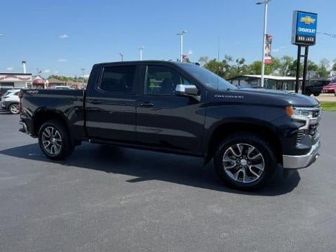 Certified 2022 Chevrolet Silverado 1500 LT image 2