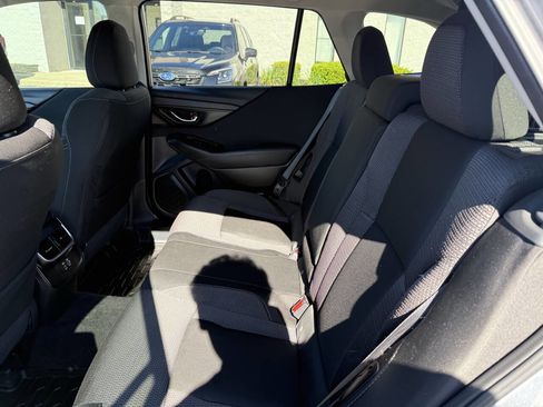 Used 2025 Subaru Outback Premium AWD/4WD image 19