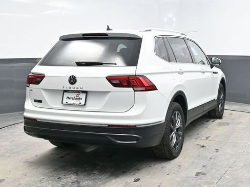 Used 2022 Volkswagen Tiguan SE image 6