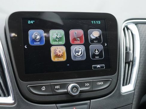 Used 2018 Chevrolet Malibu LT image 18