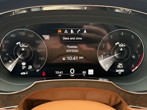 Used 2023 Bentley Bentayga AWD/4WD image 42