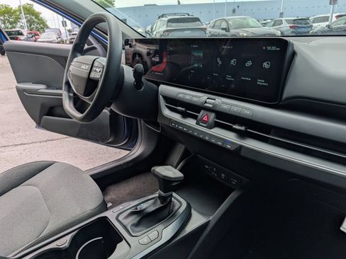 Used 2025 Kia K4 FWD image 18