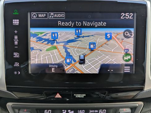 Used 2016 Honda Pilot Touring image 5