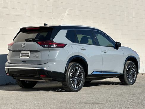 Used 2024 Nissan Rogue Platinum w/ Platinum Premium Package AWD/4WD image 3