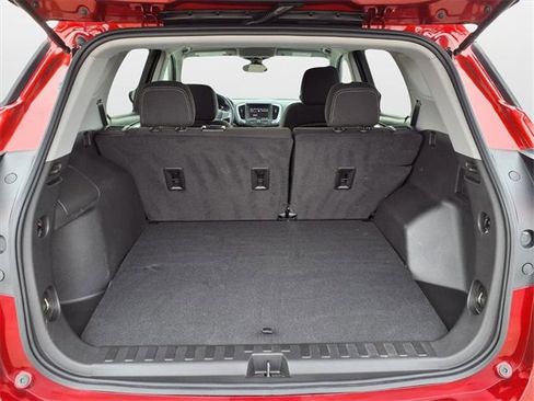 Used 2023 GMC Terrain SLE image 25