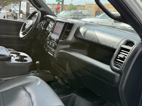 Used 2022 RAM 5500 Tradesman w/ Chrome Appearance Group AWD/4WD image 18
