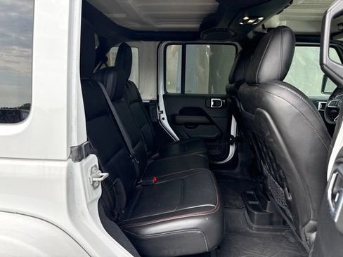 Used 2023 Jeep Wrangler Unlimited Rubicon w/ Cold Weather Group AWD/4WD image 12
