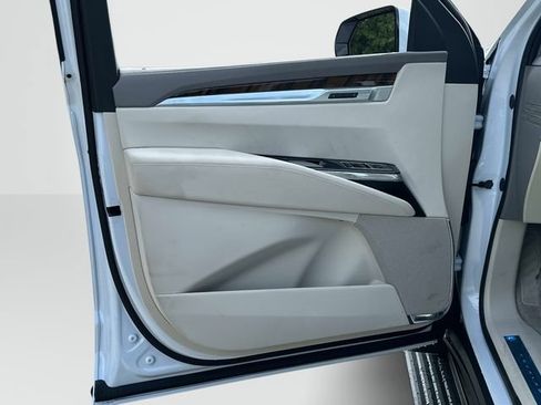 New 2026 Cadillac Escalade Platinum Sport w/ LPO, ONYX Package AWD/4WD image 8