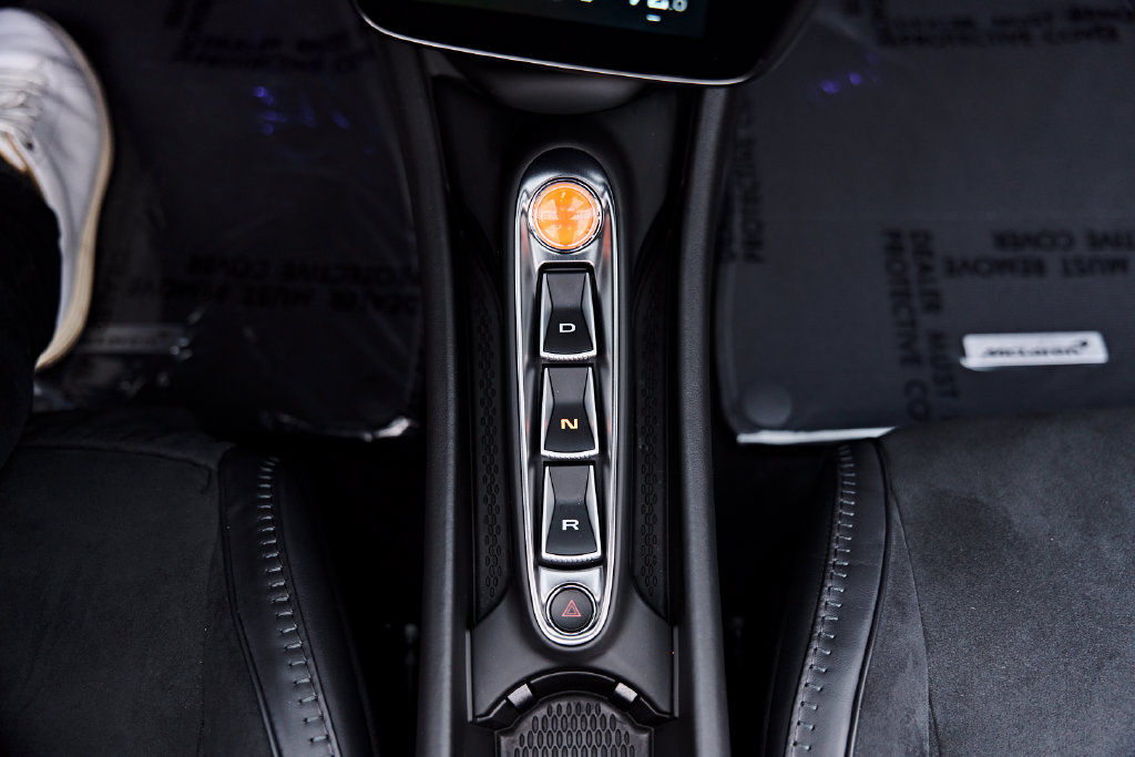 Used 2025 McLaren Artura Spider RWD image 66