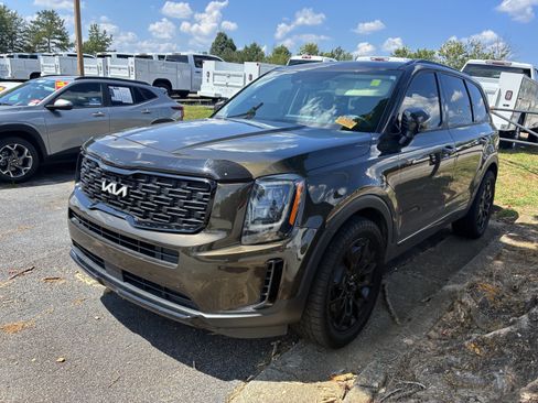 Used 2022 Kia Telluride EX w/ EX Premium Package AWD/4WD image 3