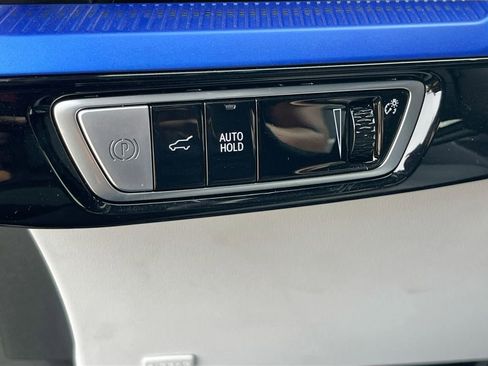 New 2025 Cadillac Optiq Sport 2 w/ LPO, Floor Liner Package AWD/4WD image 9
