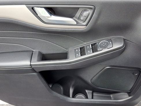 Used 2022 Ford Escape SEL AWD/4WD image 10
