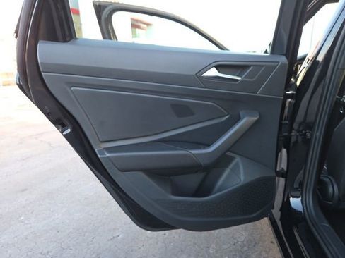 Certified 2022 Volkswagen Jetta Sport image 13