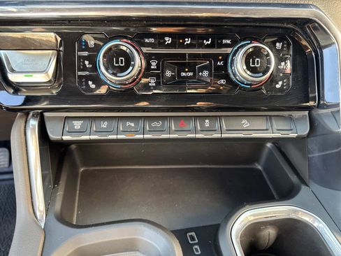 Used 2024 GMC Sierra 2500 Denali w/ Denali Reserve Package image 45