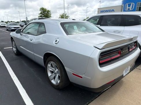 Used 2022 Dodge Challenger SXT RWD image 6