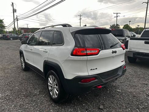 Used 2016 Jeep Cherokee Trailhawk AWD/4WD image 8