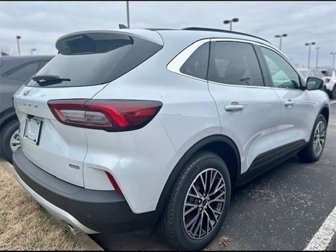 New 2025 Ford Escape SE image 5