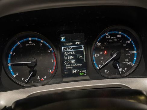 Used 2017 Toyota RAV4 XLE image 17