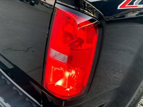 Used 2020 Chevrolet Colorado Z71 image 28