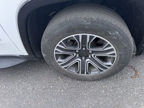 Used 2024 Jeep Wagoneer L Series II w/ Flexible Seating Group image 17