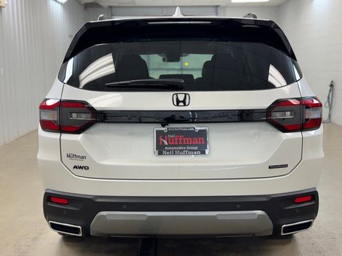 New 2026 Honda Pilot Touring image 6