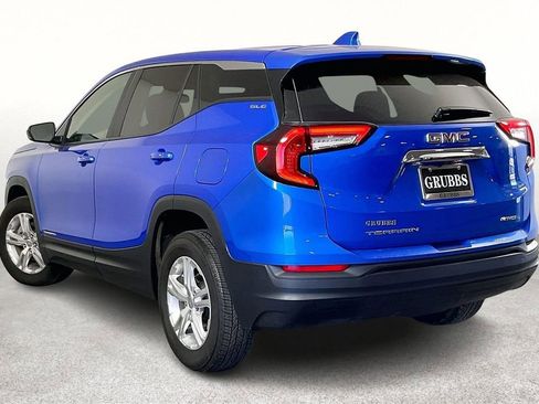 Used 2024 GMC Terrain SLE image 17