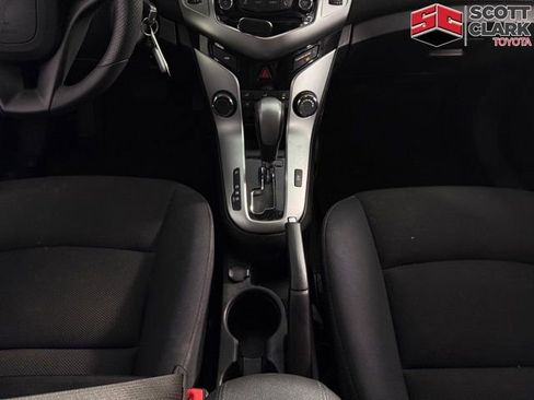 Used 2016 Chevrolet Cruze LT image 22