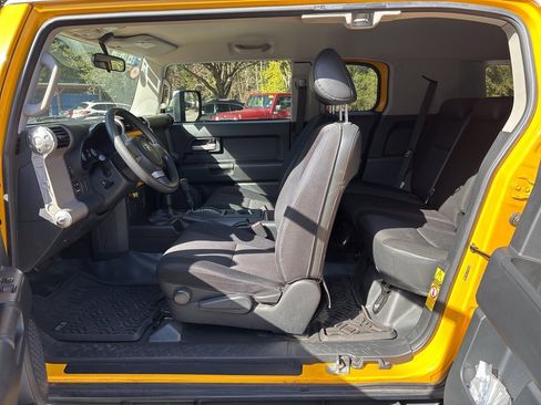 Used 2007 Toyota FJ Cruiser 4WD image 9