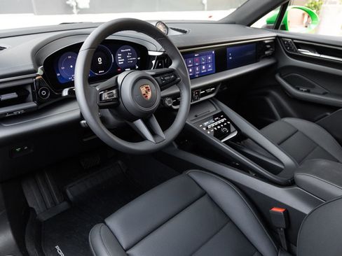 Used 2025 Porsche Macan 4 Electric AWD/4WD image 4