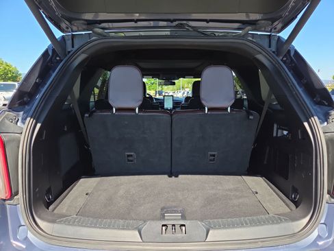 Used 2021 Ford Explorer Platinum w/ Equipment Group 601A AWD/4WD image 27