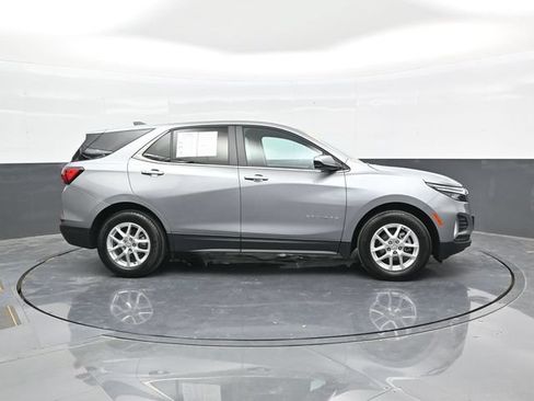 Used 2024 Chevrolet Equinox LT w/ LPO, Floor Liner Package FWD image 8