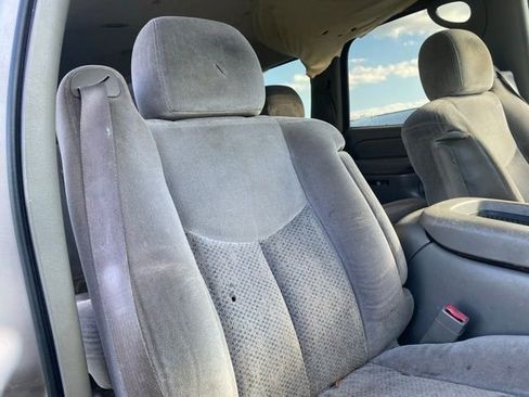 Used 2004 Chevrolet Tahoe LS w/ Preferred Equipment Group RWD image 10
