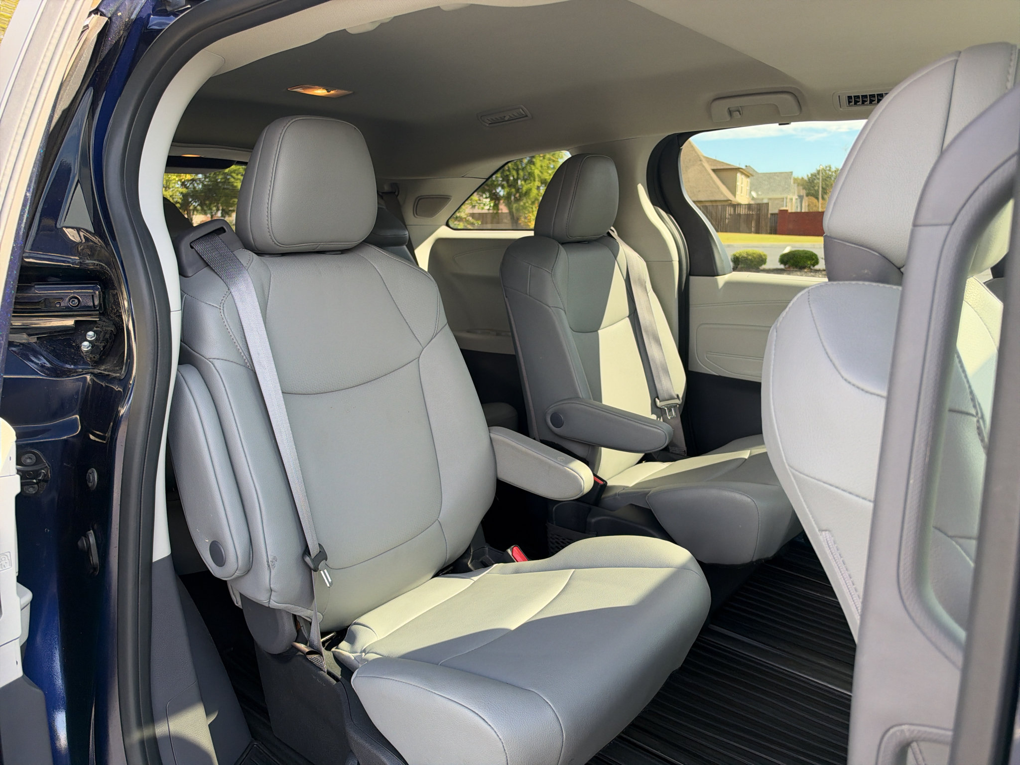 Used 2024 Toyota Sienna XLE w/ XLE Plus Package AWD/4WD image 20