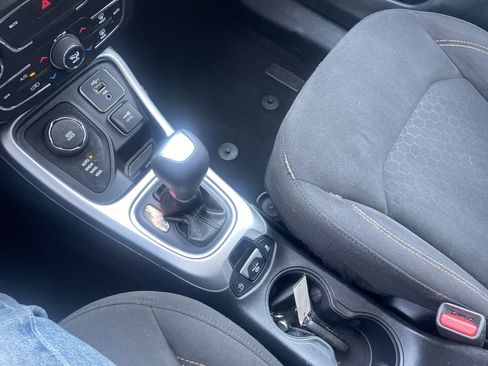 Used 2020 Jeep Compass Sport AWD/4WD image 21