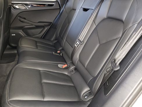 Certified 2019 Porsche Macan S AWD/4WD image 22