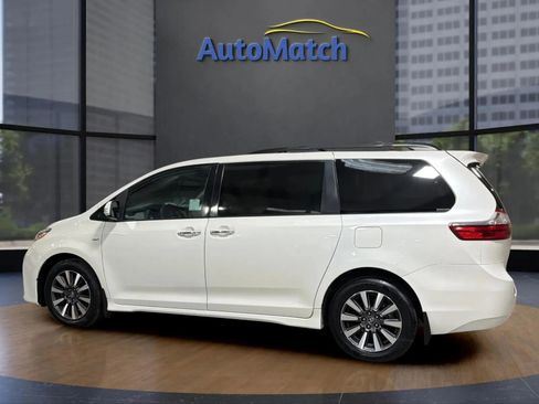 Used 2020 Toyota Sienna Limited image 7