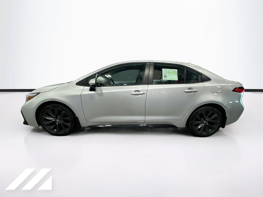 Used 2023 Toyota Corolla SE w/ Carpet Mat Package (TMS) FWD image 8