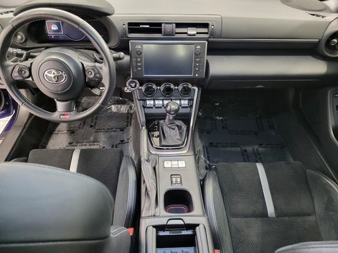 Used 2022 Toyota GR86 Premium w/ ALL Weather Mat Package (TMS) RWD image 32