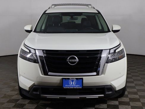 Used 2023 Nissan Pathfinder SL image 12