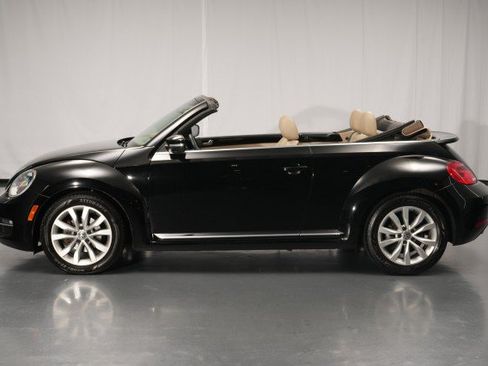 Used 2013 Volkswagen Beetle TDI FWD image 3