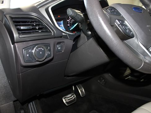 Used 2016 Ford Fusion Titanium AWD/4WD image 19